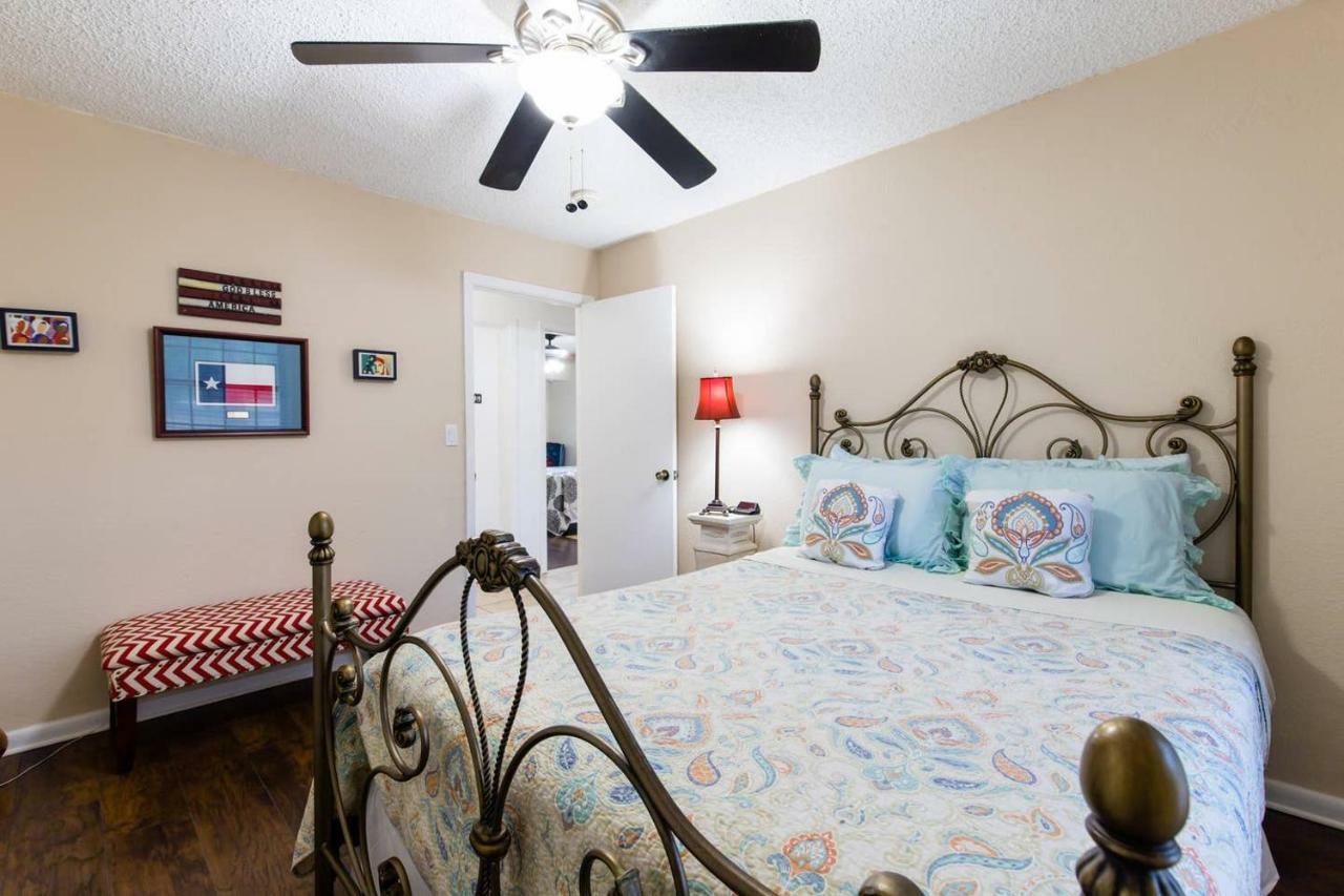 Oasis Near Dfw Airport With Mediterranean Setting Irving Exteriör bild